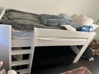 loftsäng från Mio 90*200, madrass ingår ej