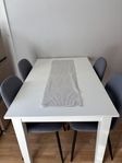 Köksbord och stolar 