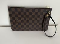 Louis Vuitton Pochette NY!