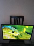 32" LCD Smart TV. 