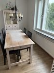 matbord med 4 stolar