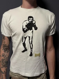 Vit t-shirt med boxartryck från Ingo Boxers