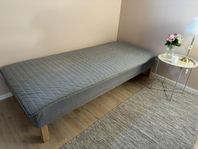 Enkelsäng 90x200cm IKEA (nyskick)