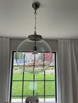 Vacker och unik taklampa i handblåst glas