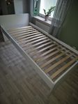2 x IKEA 90cm sängar, resormadrassrr och bäddmadrasser