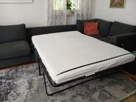 jag säljer en soffa med en inbyggd säng