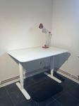 Skrivbord Ikea höj- och sänkbart (el)
