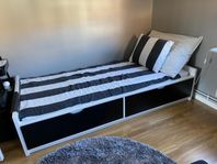 Säng Ikea