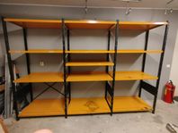 Hyllor för förråd och garage