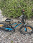 Specialized hotrock 16 tum, bmx 15 tum, och två kickbikes