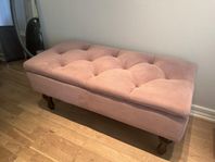 Gammelrosa förvaringsbänk