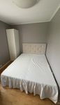 Dubbelsäng 160x200 med gavel och sängkappa