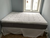 IKEA Kontinentalsäng 140x200 + Sänggavel & Sängkappa