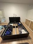 sängstomme med 4a förvaringslådor 