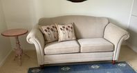Brunstad 2-sits soffa i beige – Sparsamt använd