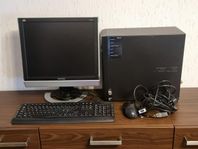 Asus stationär dator med skärm och tillbehör