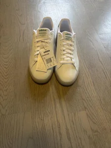 Adidas Advantage skor