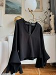 Blus Birgitte Herskind med volangarmar 