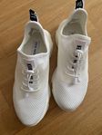 vita oanvända Steve Madden St 38 
