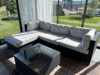 Loungesoffa svart rotting + bord
