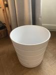vit ytterkruka i keramik , 36 cm diameter 