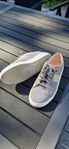 sneakers, Novita