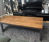 Soffbord i vintage stil med återvunnet trä