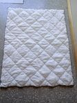 täcke för barn mått 100x125 som nyskick 