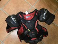 hockey axelskydd och halsskyddtröja