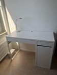 Micke skrivbord från IKEA 