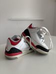 Riktigt fina retro Air Jordan fire red(barn skor)