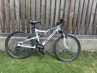 Mountainbike 24 tum / 21 växlar / heldämpad