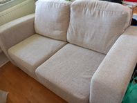 Soffa 2 Sitter,  beige färg 
