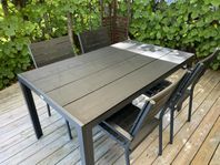 Trädgårdsbord och trädgårdsstolar