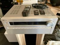 Receiver Onkyo TX-NR828