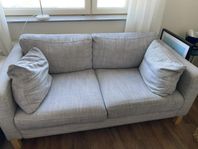 2-sitts soffa perfekt för studentlägenhet