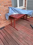 utebord med tillhörande stolar