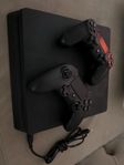 ps4 slim med två kontroller