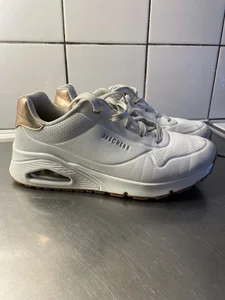 Skechers storlek 36 (barnsko)
