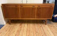 Sideboard i teak stempelmärkt