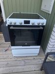Electrolux varmluftsugn med keramikhäll. 