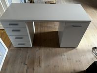 Skrivbord vitt