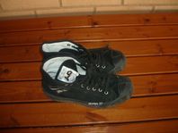 Sneakers storlek 37