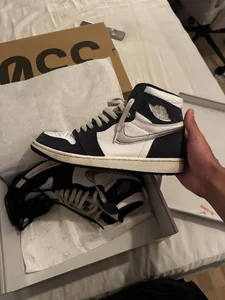 Jordan 1 high mid Japan midnight navy