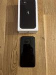 Säljer en iPhone 11 och laddare