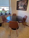 Köksbord/matrumsbord och stolar