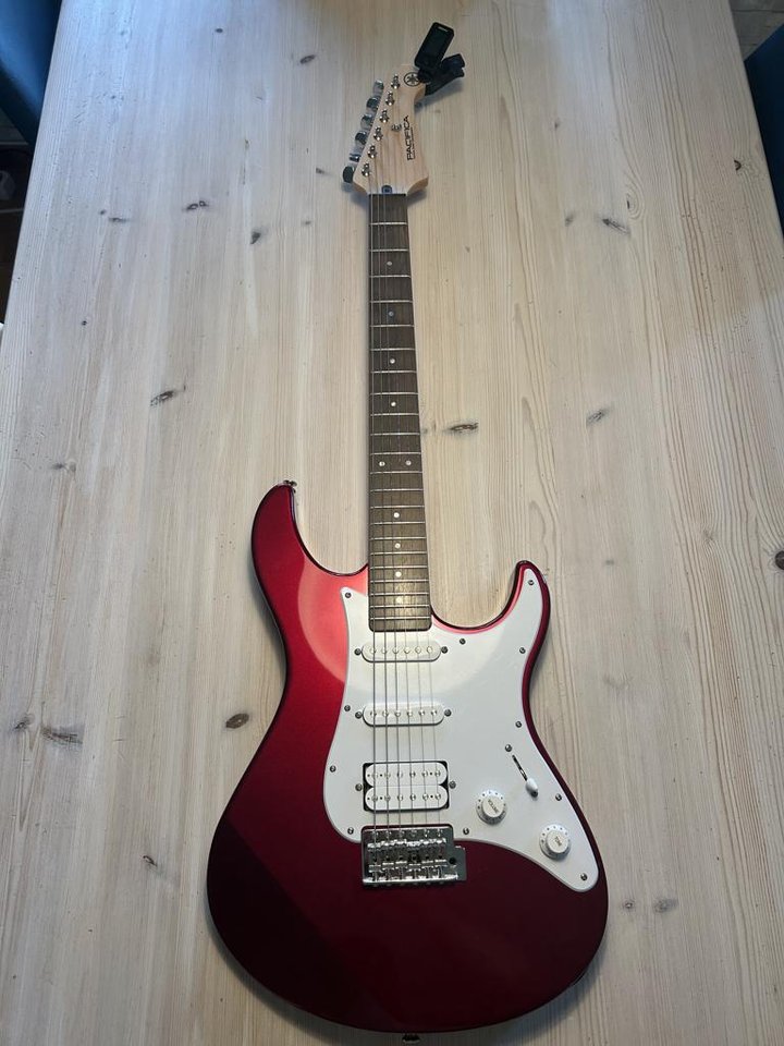 Yamaha Pacifica
