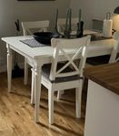 Matbord + 4 stolar