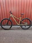 Orbea Laufey H10 hardtail dropper sadelstolpe