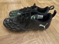 Nya fotbollsskor Puma storlek 34